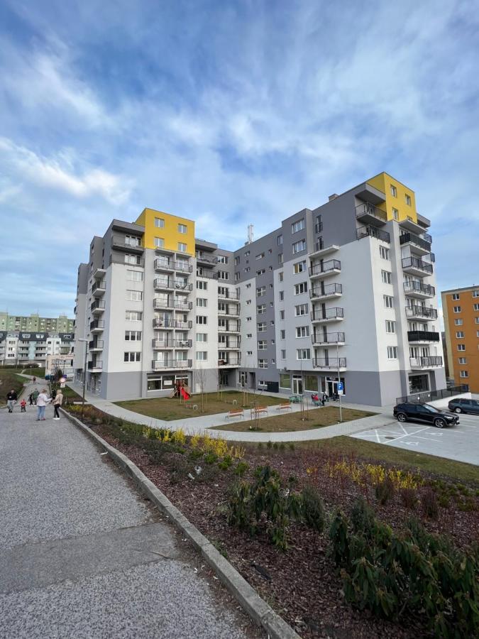 Cozy Stay Apartment Тренчин Экстерьер фото