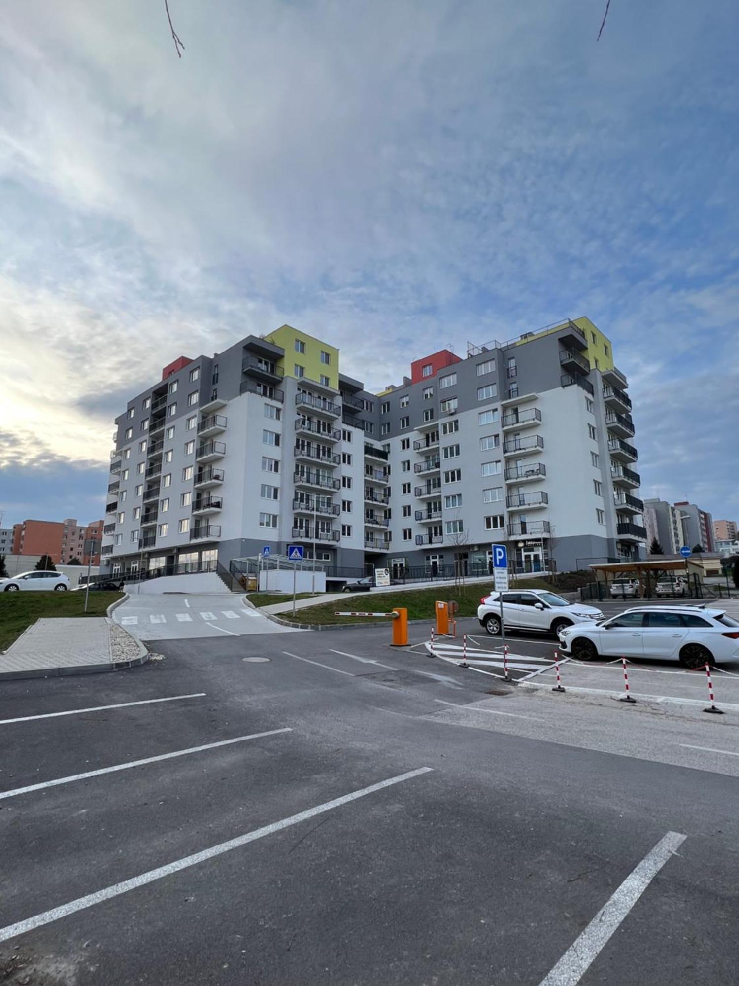 Cozy Stay Apartment Тренчин Экстерьер фото